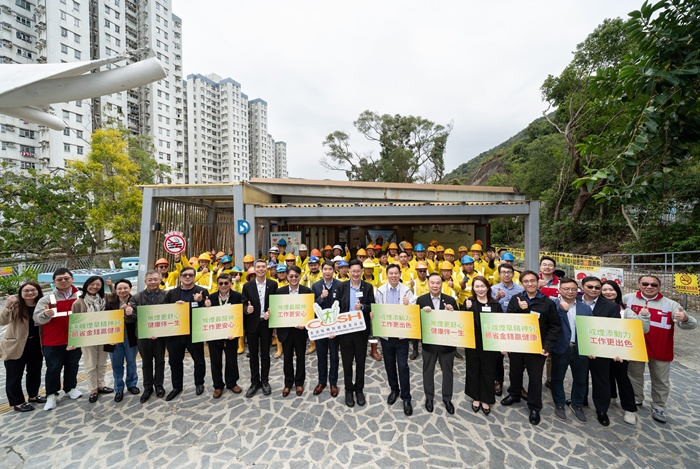 委員會聯同政府部門到訪建築地盤 推動無煙文化