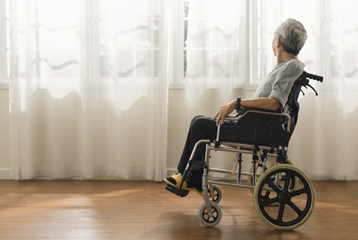Greater functional impairments in the elderly exposed to secondhand smoke